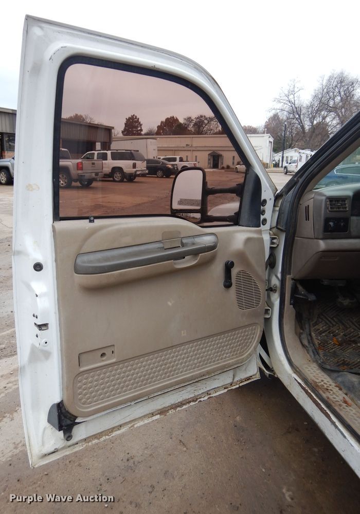 image for item GF9849 2001 Ford F250 Super Duty SuperCab utility bed pickup truck