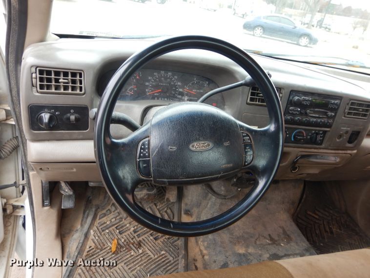 image for item GF9849 2001 Ford F250 Super Duty SuperCab utility bed pickup truck