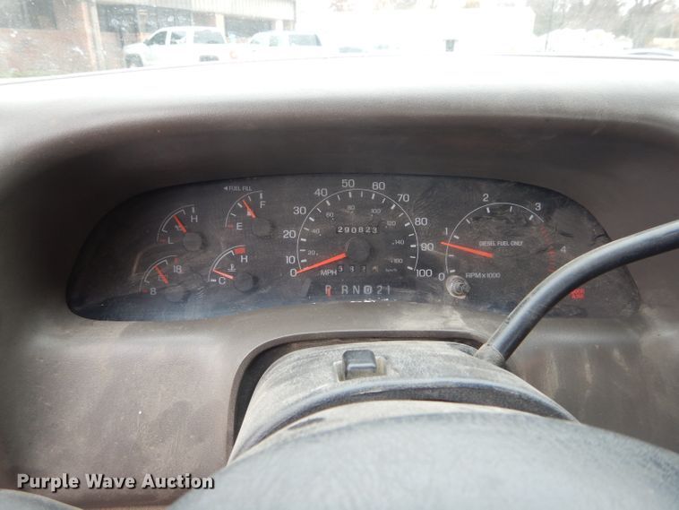 image for item GF9849 2001 Ford F250 Super Duty SuperCab utility bed pickup truck