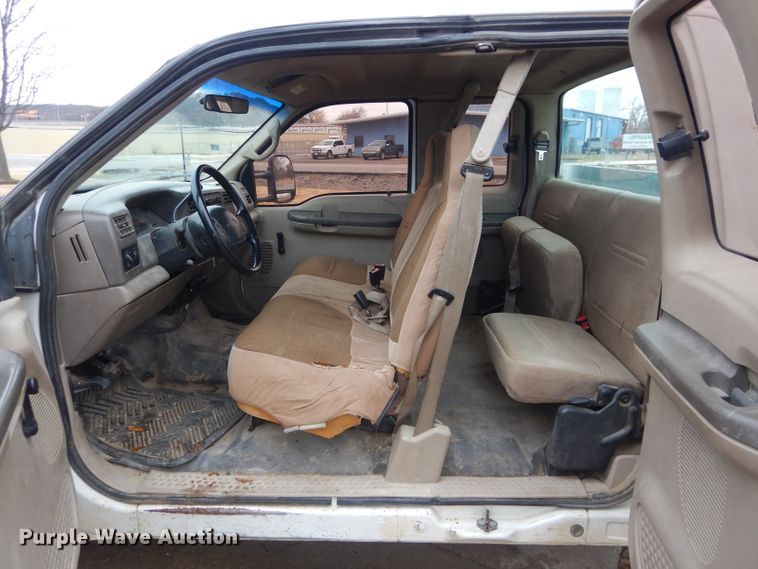 image for item GF9849 2001 Ford F250 Super Duty SuperCab utility bed pickup truck