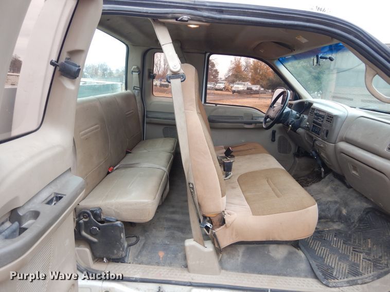 image for item GF9849 2001 Ford F250 Super Duty SuperCab utility bed pickup truck