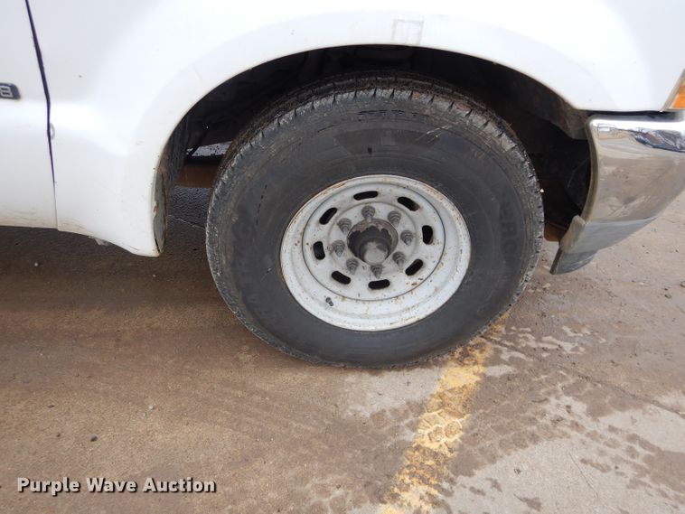 image for item GF9849 2001 Ford F250 Super Duty SuperCab utility bed pickup truck