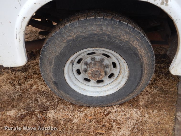 image for item GF9849 2001 Ford F250 Super Duty SuperCab utility bed pickup truck