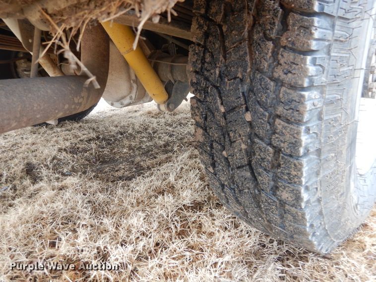 image for item GF9849 2001 Ford F250 Super Duty SuperCab utility bed pickup truck