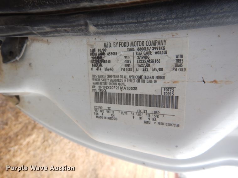 image for item GF9849 2001 Ford F250 Super Duty SuperCab utility bed pickup truck