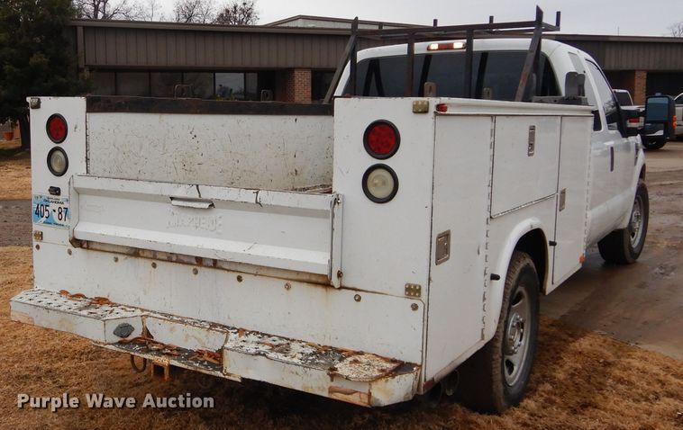 image for item GF9850 2010 Ford F350 XL Super Duty SuperCab utility bed pickup truck