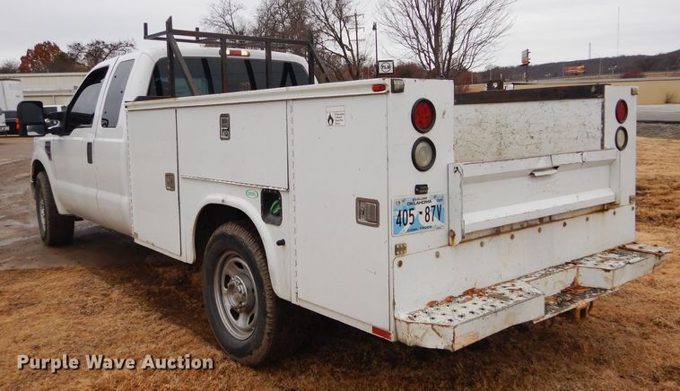image for item GF9850 2010 Ford F350 XL Super Duty SuperCab utility bed pickup truck