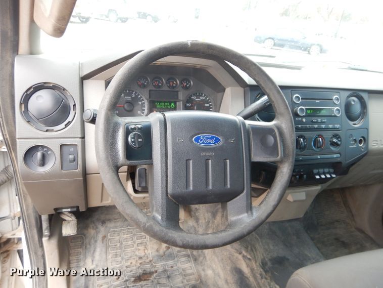 image for item GF9850 2010 Ford F350 XL Super Duty SuperCab utility bed pickup truck