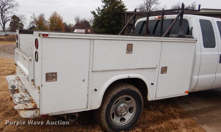 image for item GF9850 2010 Ford F350 XL Super Duty SuperCab utility bed pickup truck