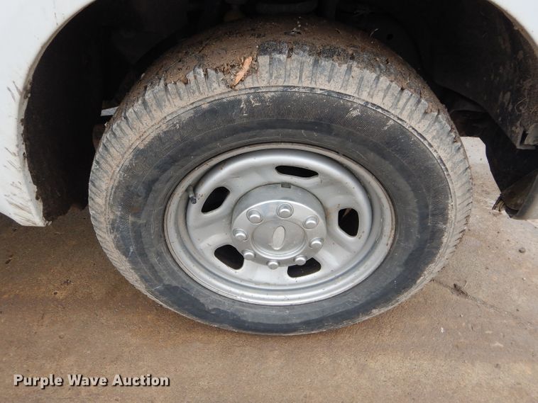 image for item GF9850 2010 Ford F350 XL Super Duty SuperCab utility bed pickup truck