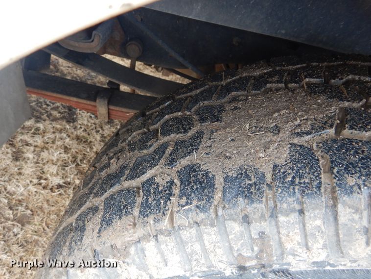 image for item GF9850 2010 Ford F350 XL Super Duty SuperCab utility bed pickup truck