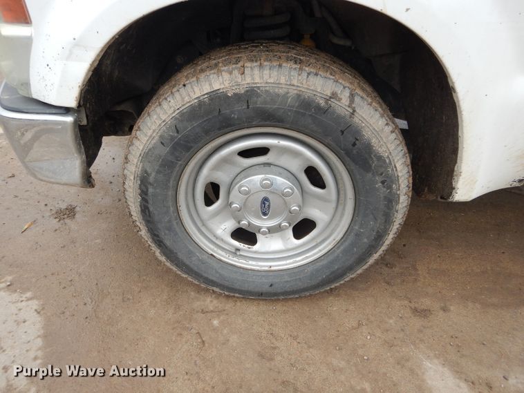 image for item GF9850 2010 Ford F350 XL Super Duty SuperCab utility bed pickup truck