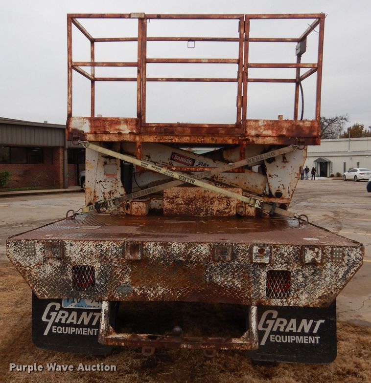 image for item GF9852 1992 Ford F350 flatbed pickup truck