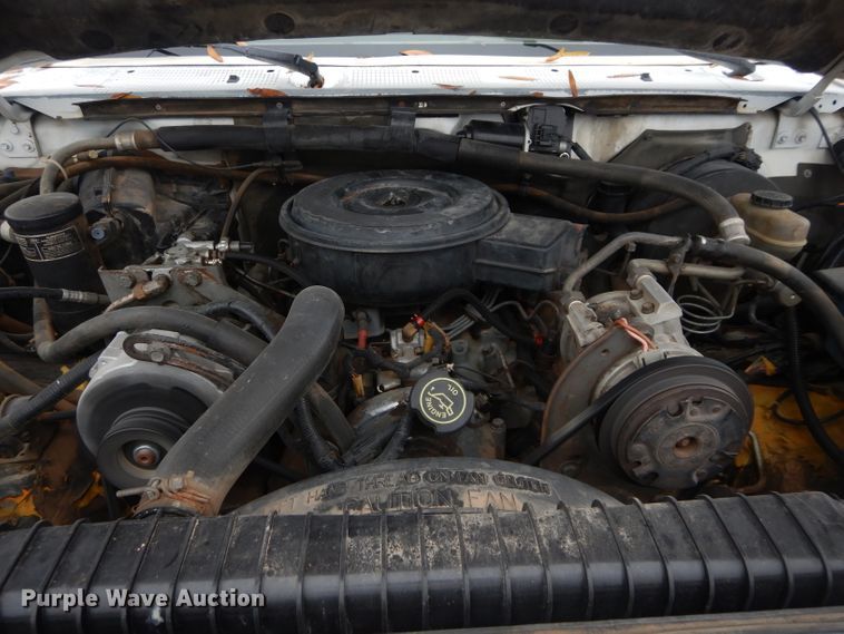 image for item GF9852 1992 Ford F350 flatbed pickup truck