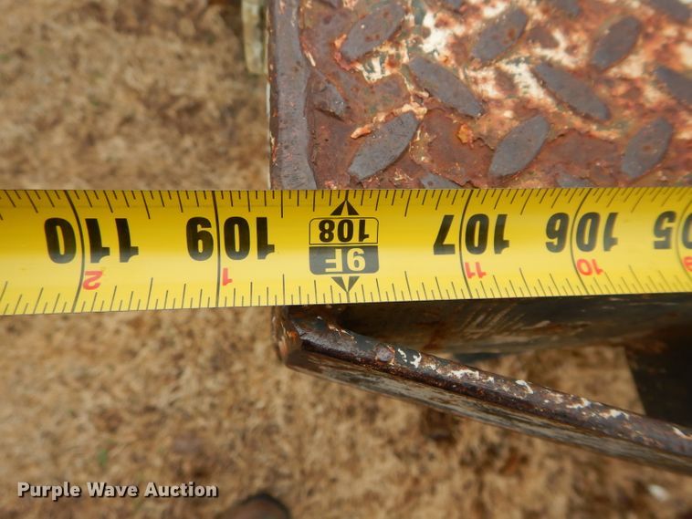 image for item GF9852 1992 Ford F350 flatbed pickup truck