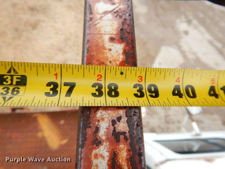 image for item GF9852 1992 Ford F350 flatbed pickup truck