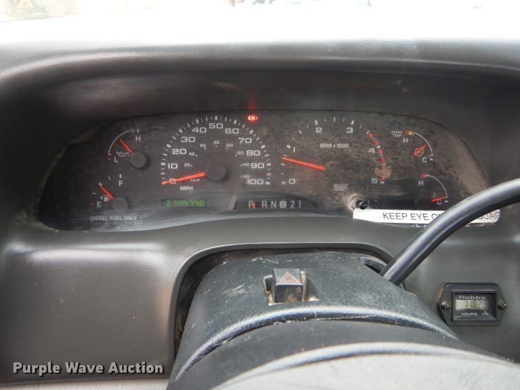 image for item GF9853 2003 Ford F250 Super Duty SuperCab utility bed pickup truck