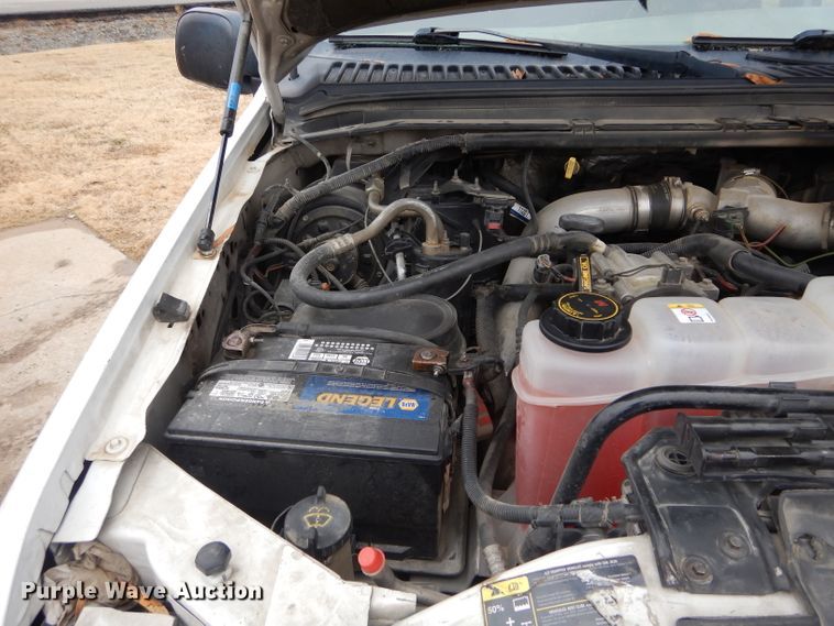 image for item GF9853 2003 Ford F250 Super Duty SuperCab utility bed pickup truck