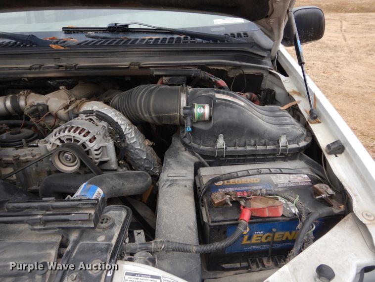 image for item GF9853 2003 Ford F250 Super Duty SuperCab utility bed pickup truck