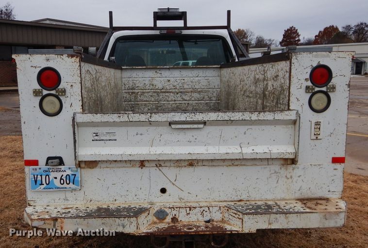 image for item GF9853 2003 Ford F250 Super Duty SuperCab utility bed pickup truck