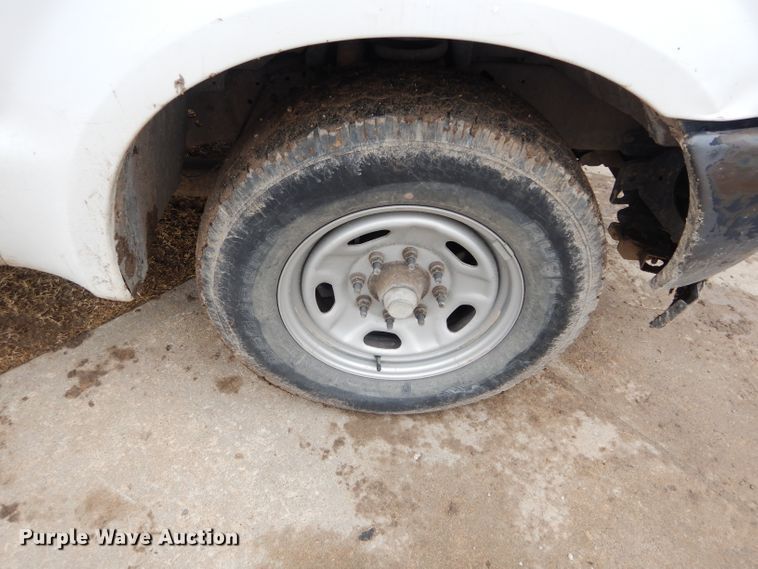 image for item GF9853 2003 Ford F250 Super Duty SuperCab utility bed pickup truck