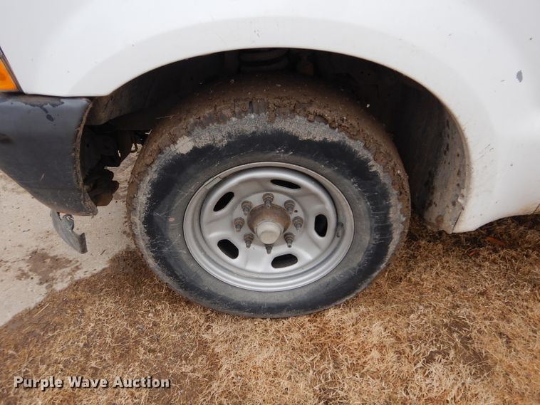 image for item GF9853 2003 Ford F250 Super Duty SuperCab utility bed pickup truck