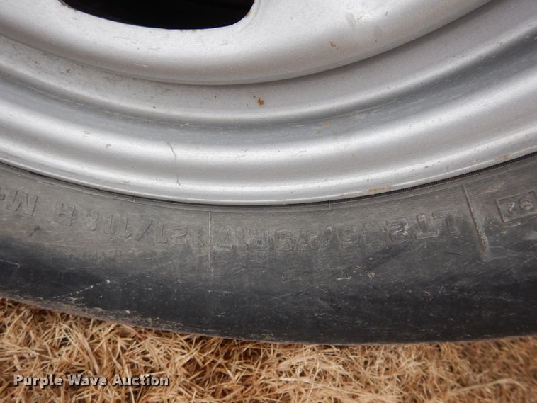 image for item GF9853 2003 Ford F250 Super Duty SuperCab utility bed pickup truck