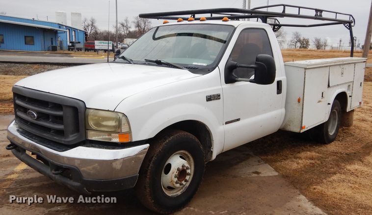 image for item GF9854 2000 Ford F350 Super Duty utility bed pickup truck