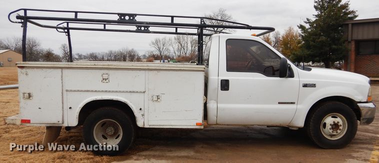 image for item GF9854 2000 Ford F350 Super Duty utility bed pickup truck