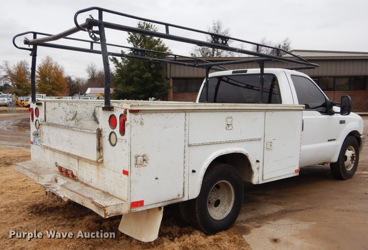 image for item GF9854 2000 Ford F350 Super Duty utility bed pickup truck