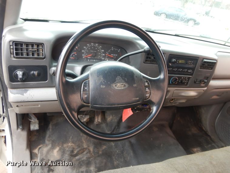 image for item GF9854 2000 Ford F350 Super Duty utility bed pickup truck