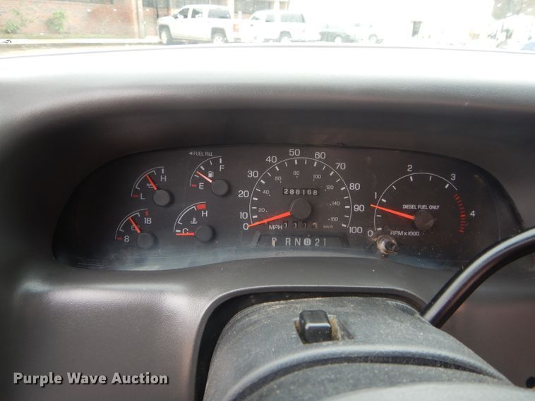 image for item GF9854 2000 Ford F350 Super Duty utility bed pickup truck