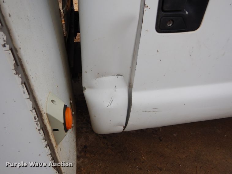 image for item GF9854 2000 Ford F350 Super Duty utility bed pickup truck