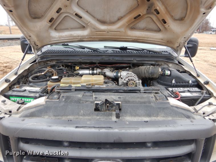 image for item GF9854 2000 Ford F350 Super Duty utility bed pickup truck