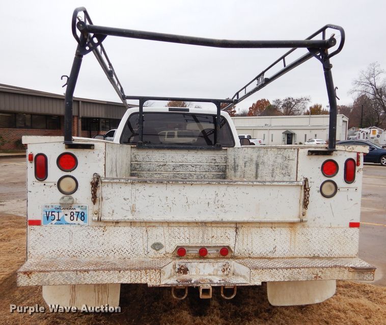 image for item GF9854 2000 Ford F350 Super Duty utility bed pickup truck