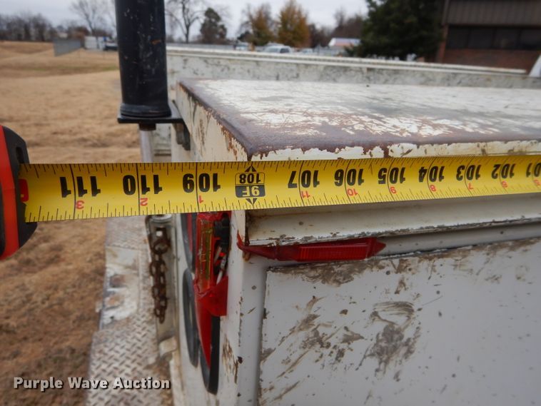 image for item GF9854 2000 Ford F350 Super Duty utility bed pickup truck