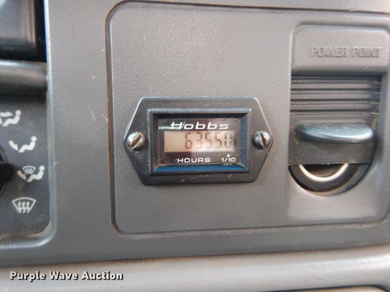 image for item GF9854 2000 Ford F350 Super Duty utility bed pickup truck