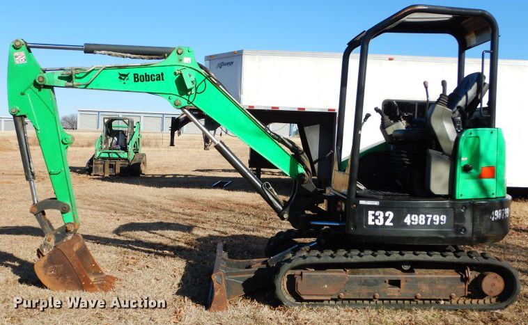 image for item GF9867 2013 Bobcat E32 mini excavator