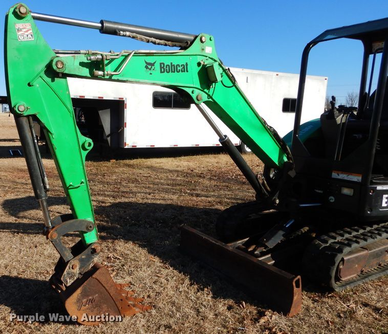 image for item GF9867 2013 Bobcat E32 mini excavator