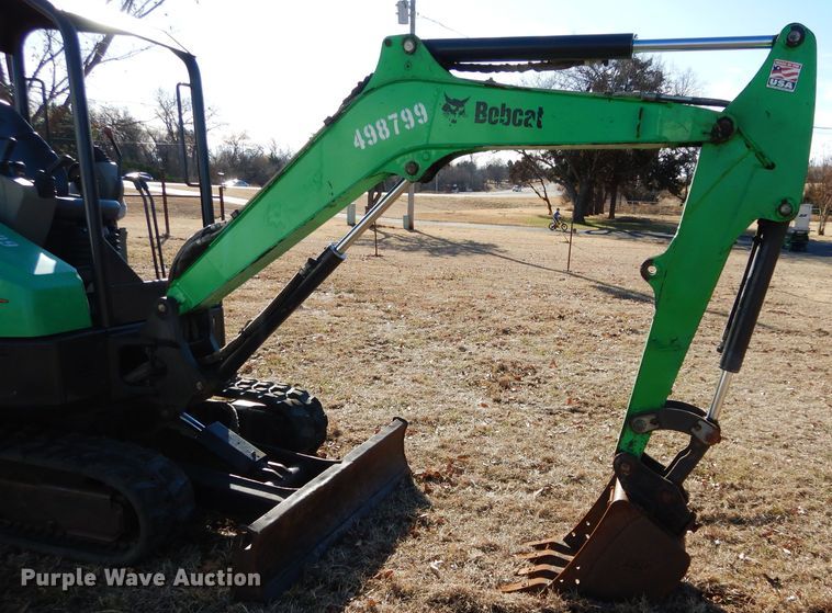 image for item GF9867 2013 Bobcat E32 mini excavator