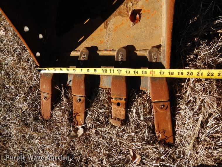 image for item GF9867 2013 Bobcat E32 mini excavator