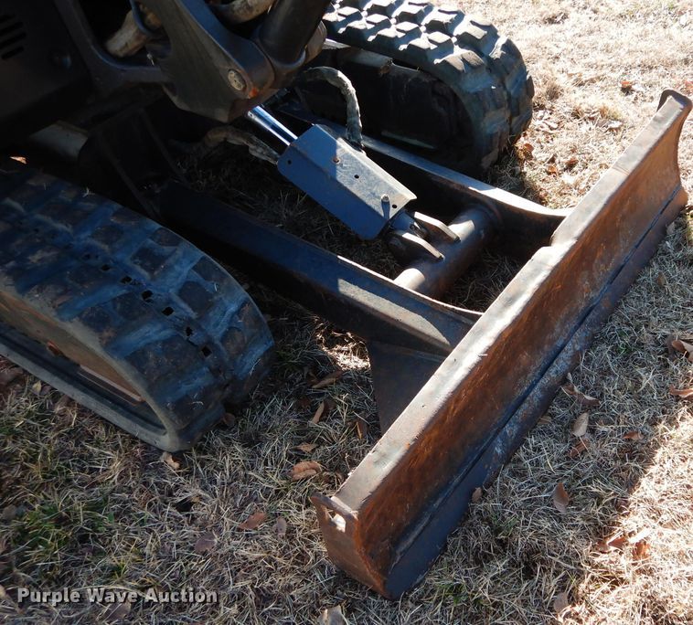 image for item GF9867 2013 Bobcat E32 mini excavator