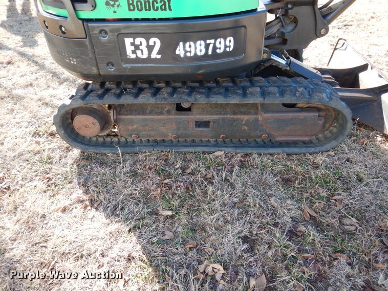 image for item GF9867 2013 Bobcat E32 mini excavator