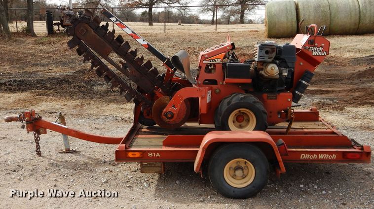 image for item GF9897 2012 Ditch Witch RT12 trencher