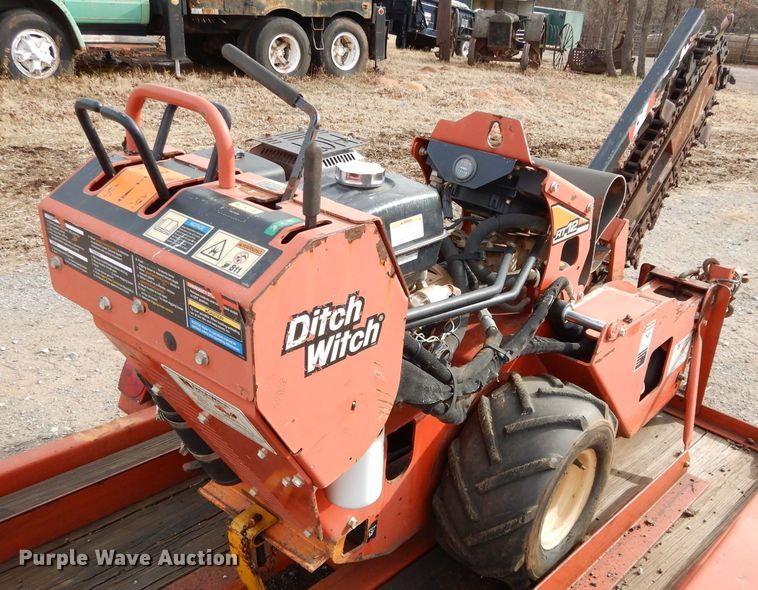 image for item GF9897 2012 Ditch Witch RT12 trencher