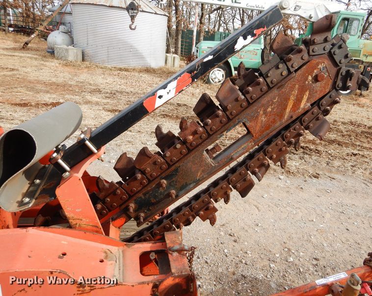 image for item GF9897 2012 Ditch Witch RT12 trencher
