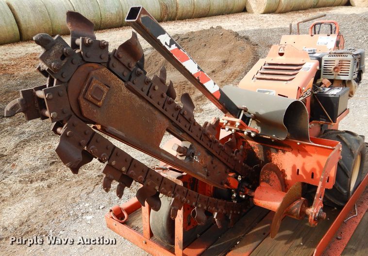 image for item GF9897 2012 Ditch Witch RT12 trencher