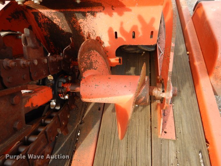 image for item GF9897 2012 Ditch Witch RT12 trencher