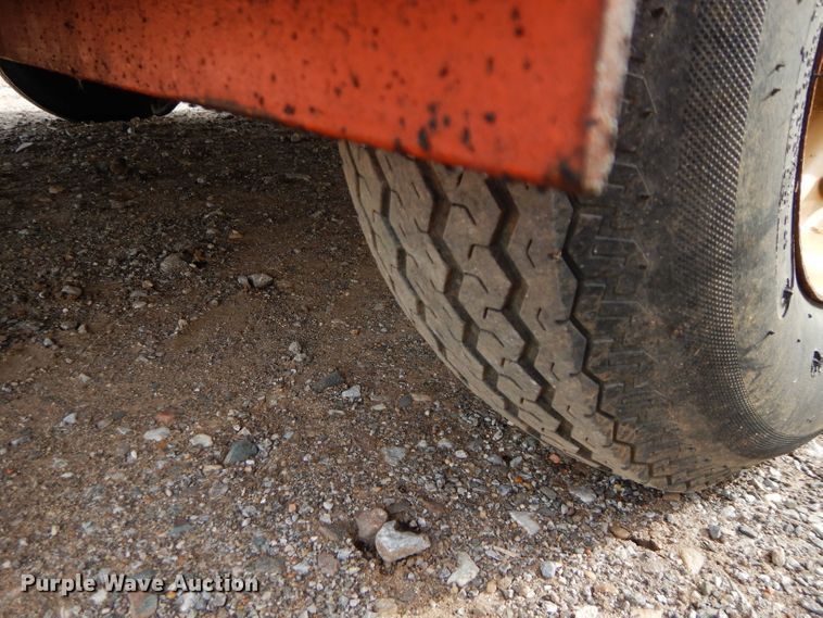 image for item GF9897 2012 Ditch Witch RT12 trencher