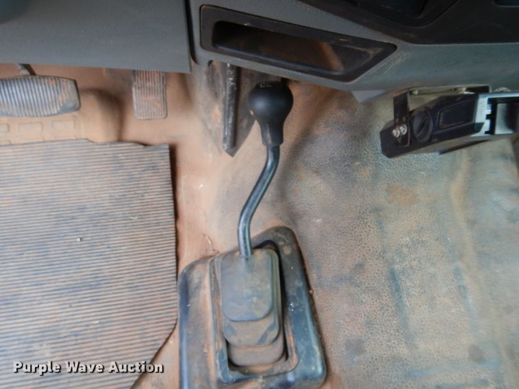 image for item GF9919 2012 Ford F350 Super Duty Crew Cab flatbed pickup truck